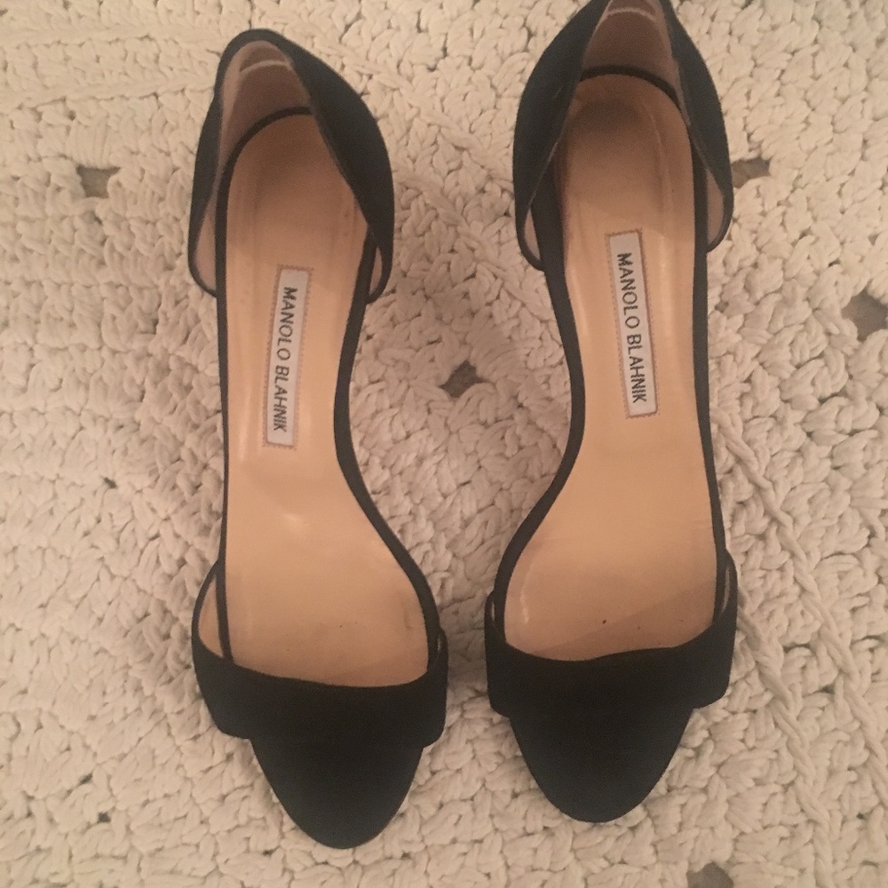 Authentic Manolo Blahnik Catalina d'Orsay Pumps
